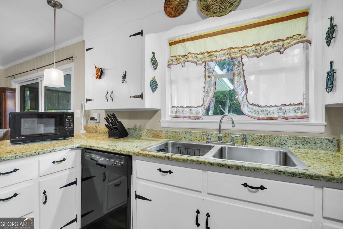 97 Azalea Avenue Garden City GA 31408
