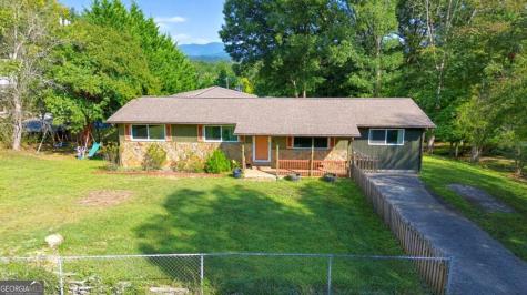 516 Hillcrest Drive Mccaysville GA 30555