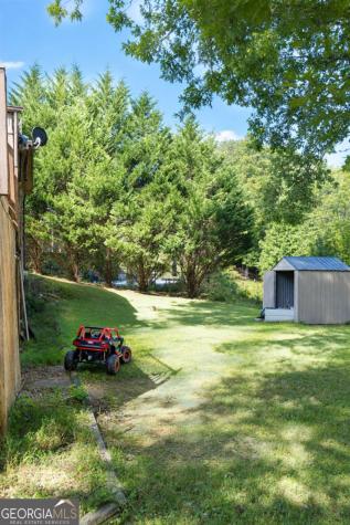 516 Hillcrest Drive Mccaysville GA 30555