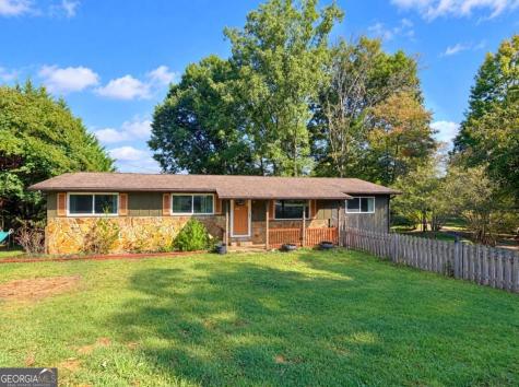 516 Hillcrest Drive Mccaysville GA 30555