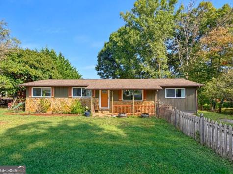 516 Hillcrest Drive Mccaysville GA 30555