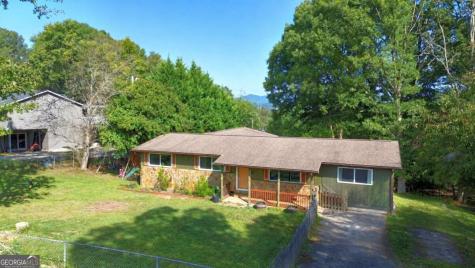 516 Hillcrest Drive Mccaysville GA 30555