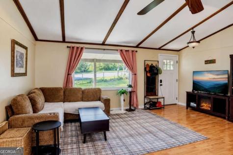 516 Hillcrest Drive Mccaysville GA 30555