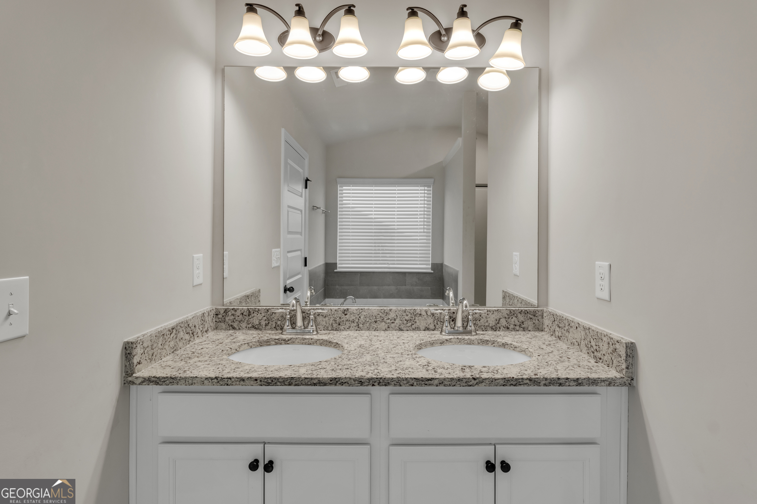 684 Lakehaven Lane Loganville GA 30052