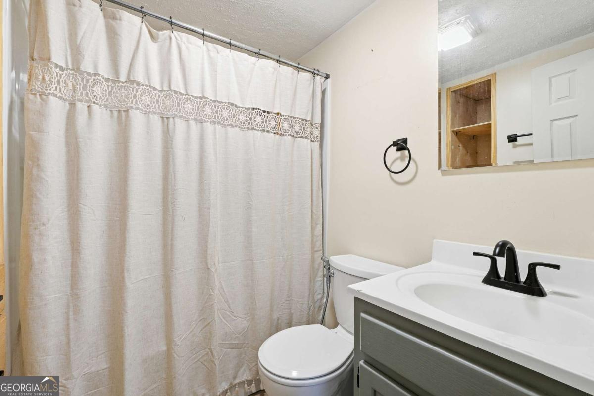 572 Young Loop Fairmount GA 30139