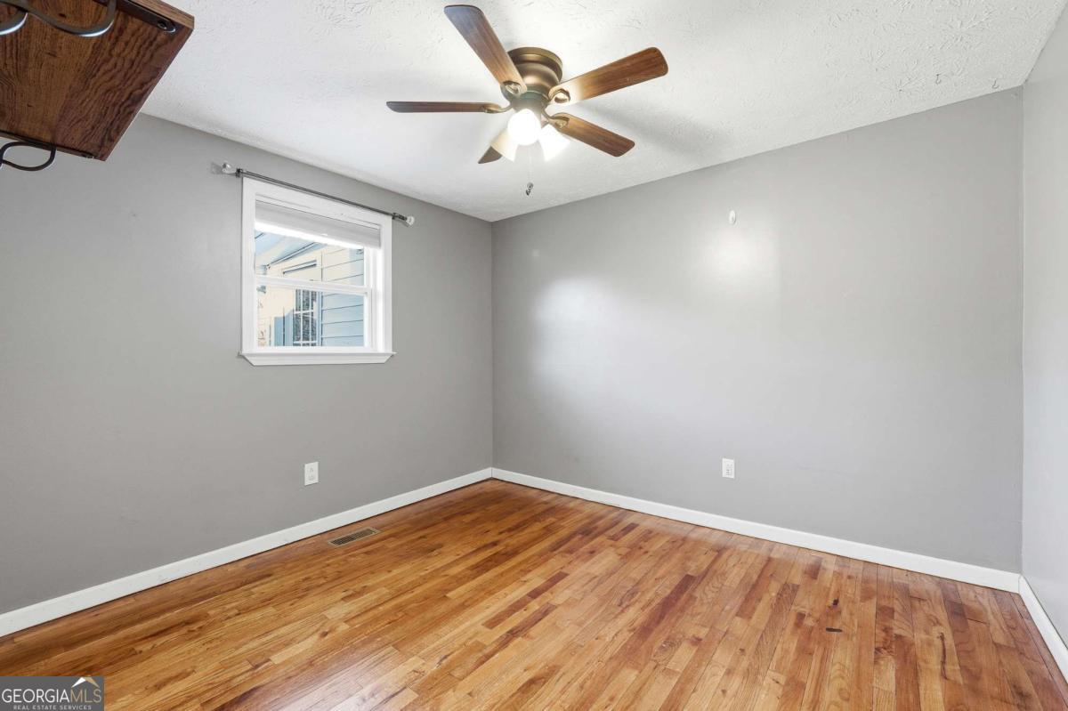 572 Young Loop Fairmount GA 30139