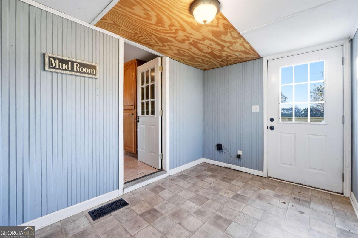 572 Young Loop Fairmount GA 30139
