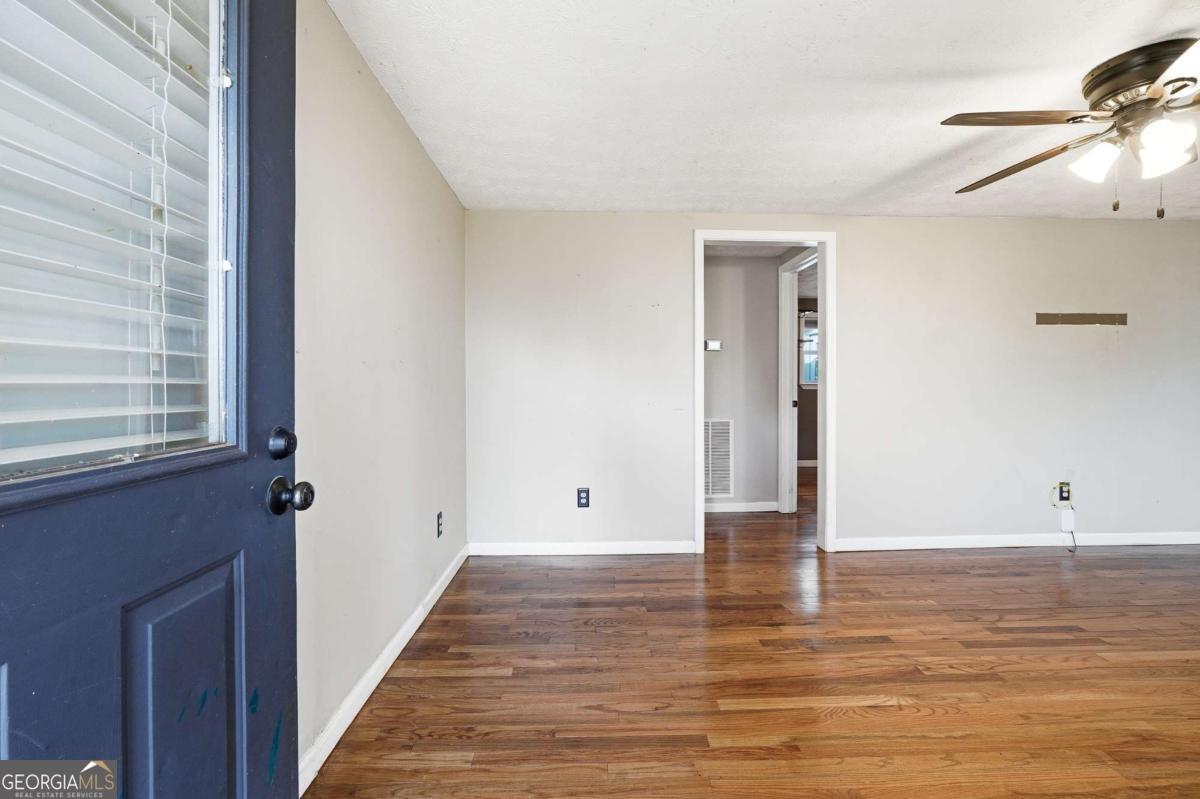 572 Young Loop Fairmount GA 30139