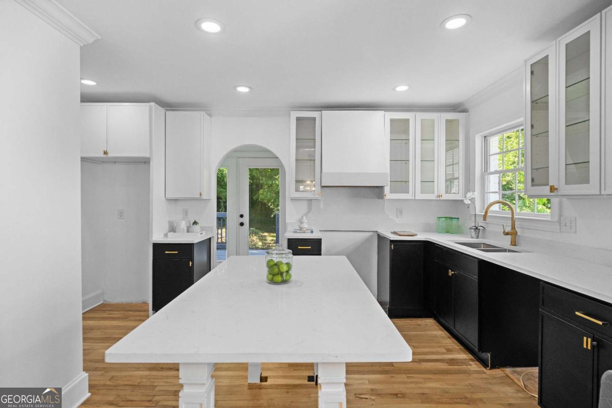 51 Willow Wood Circle Atlanta GA 30317