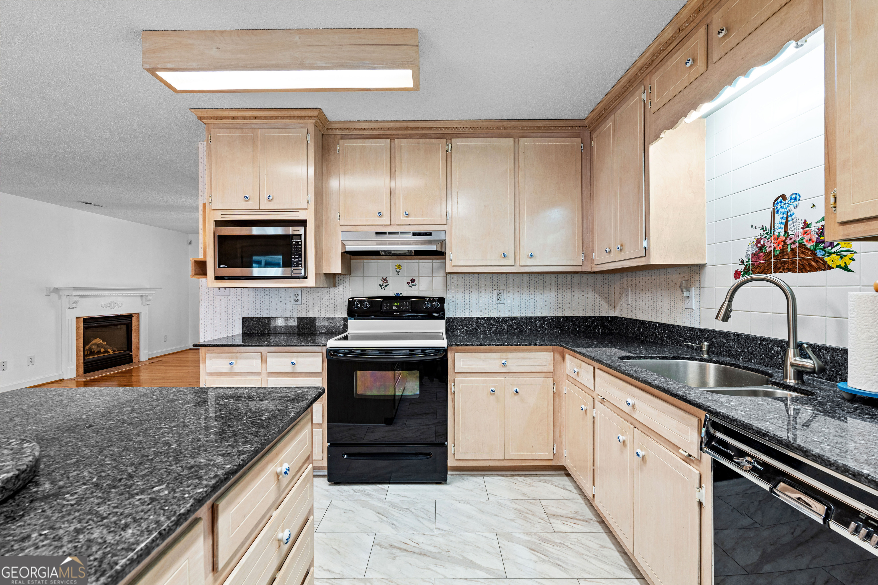 423 Woods Road Brooks GA 30205