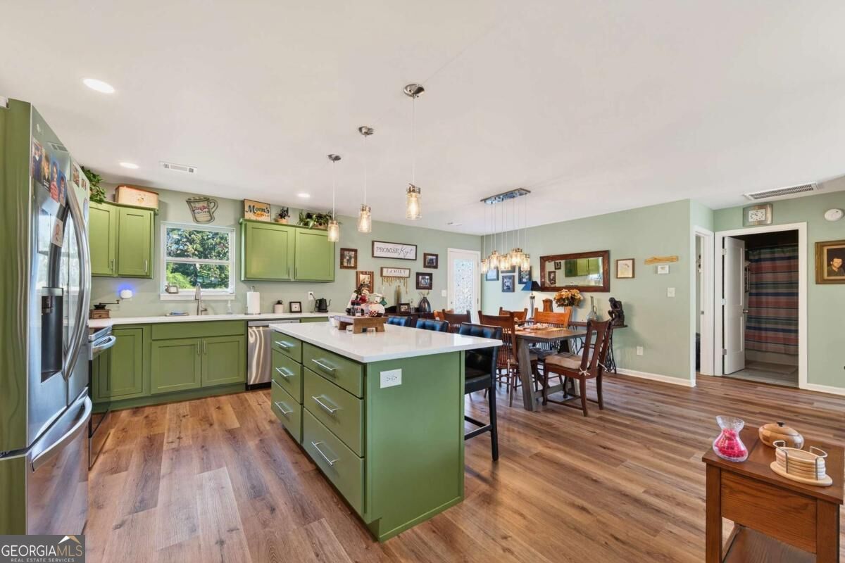 124 Kelly Drive NE White GA 30184