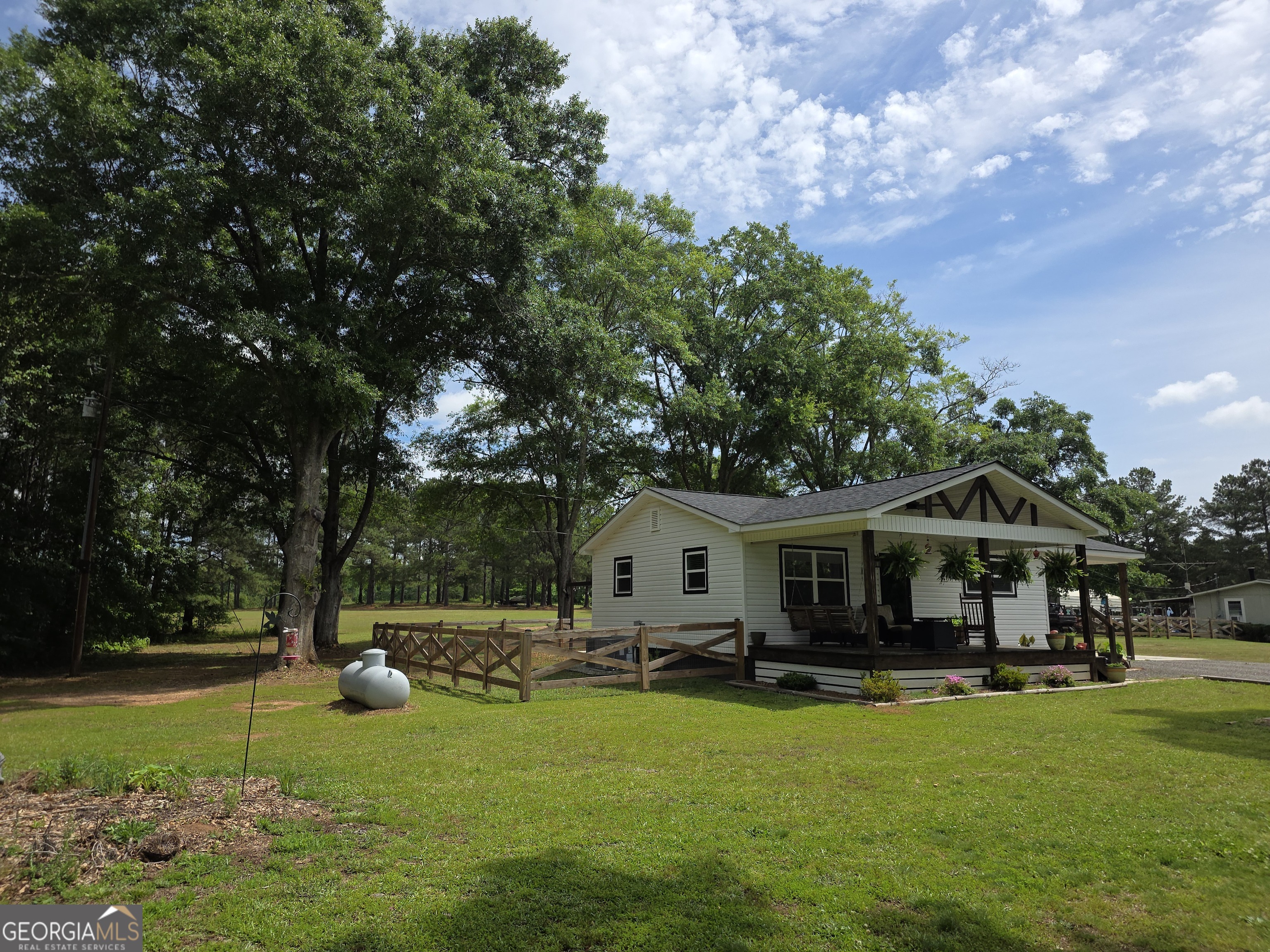 395 E Milner Road Zebulon GA 30295