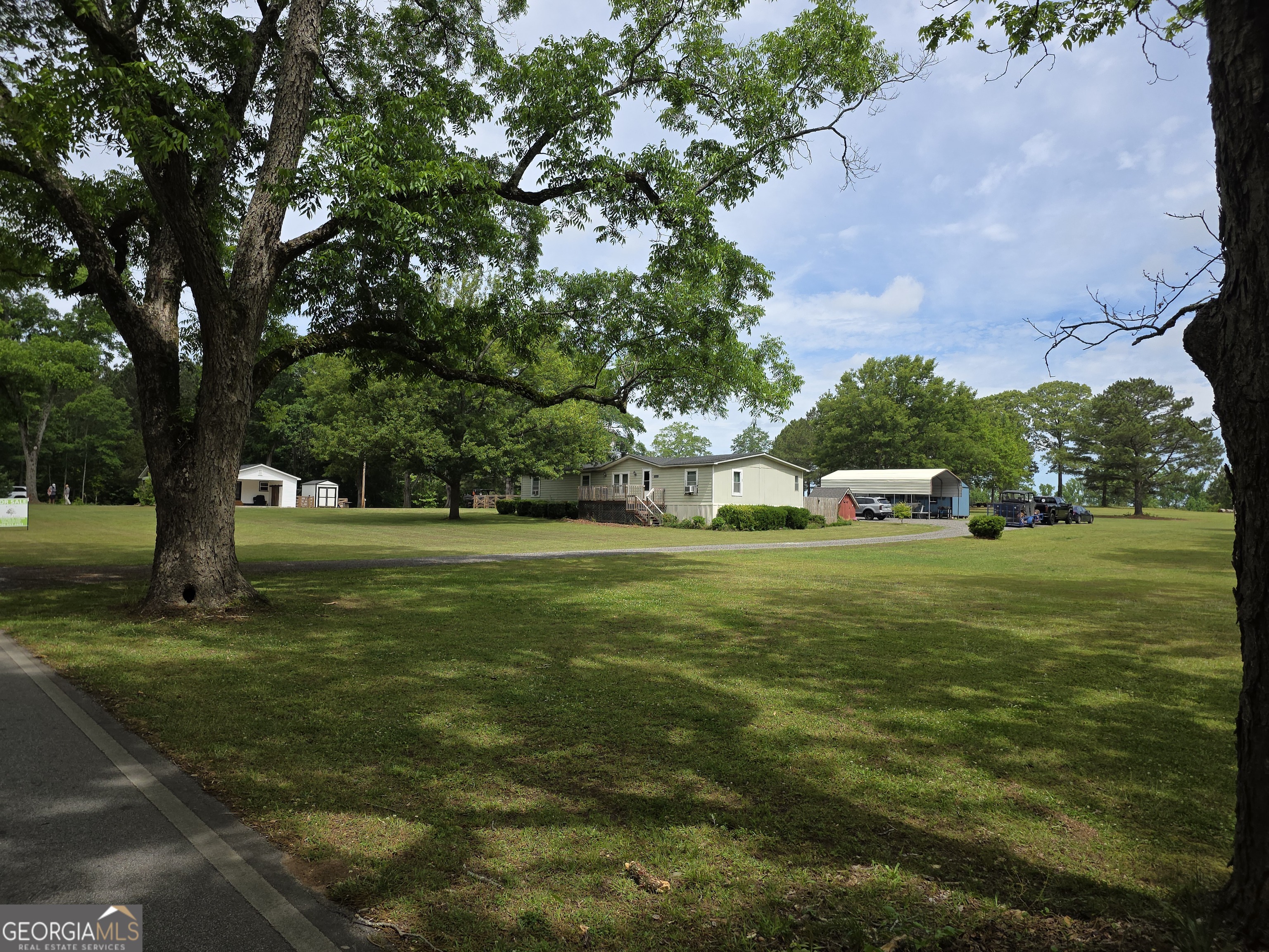 395 E Milner Road Zebulon GA 30295