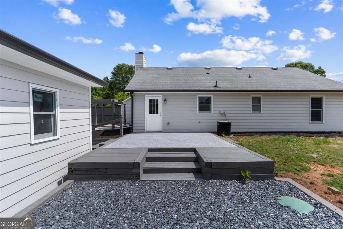 1587 Cronic Town Road Auburn GA 30011
