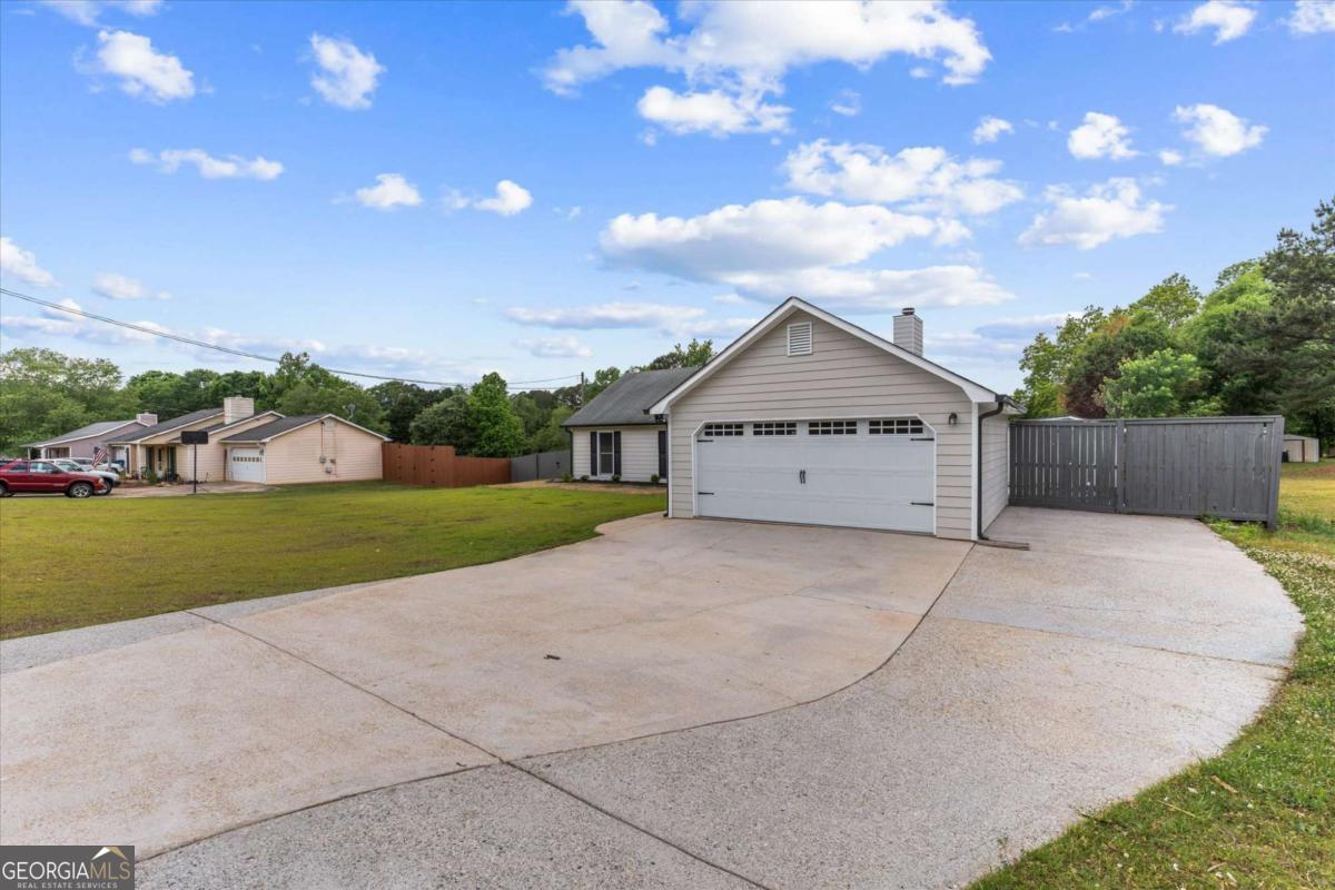 1587 Cronic Town Road Auburn GA 30011