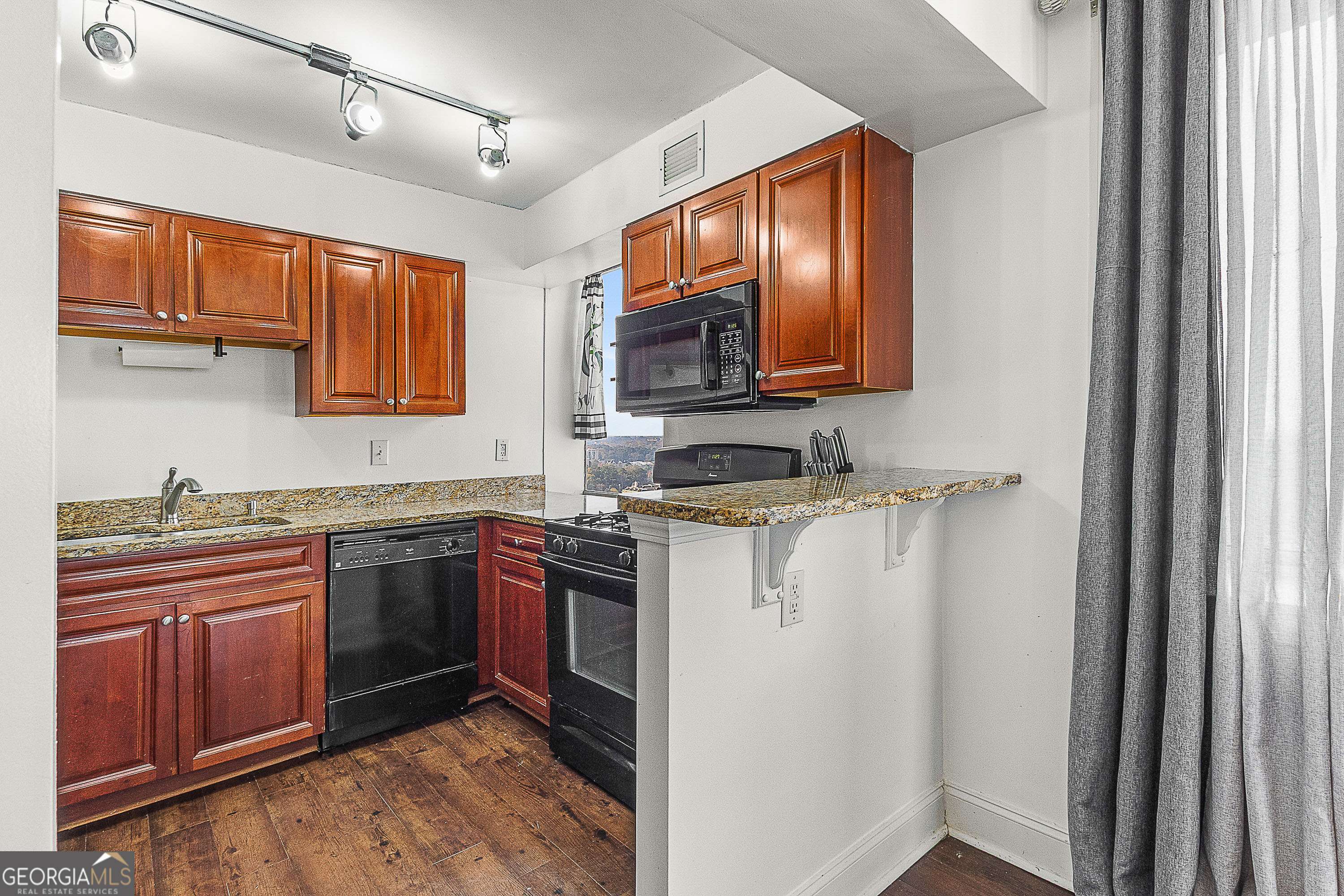 2479 Peachtree Road NE Atlanta GA 30305