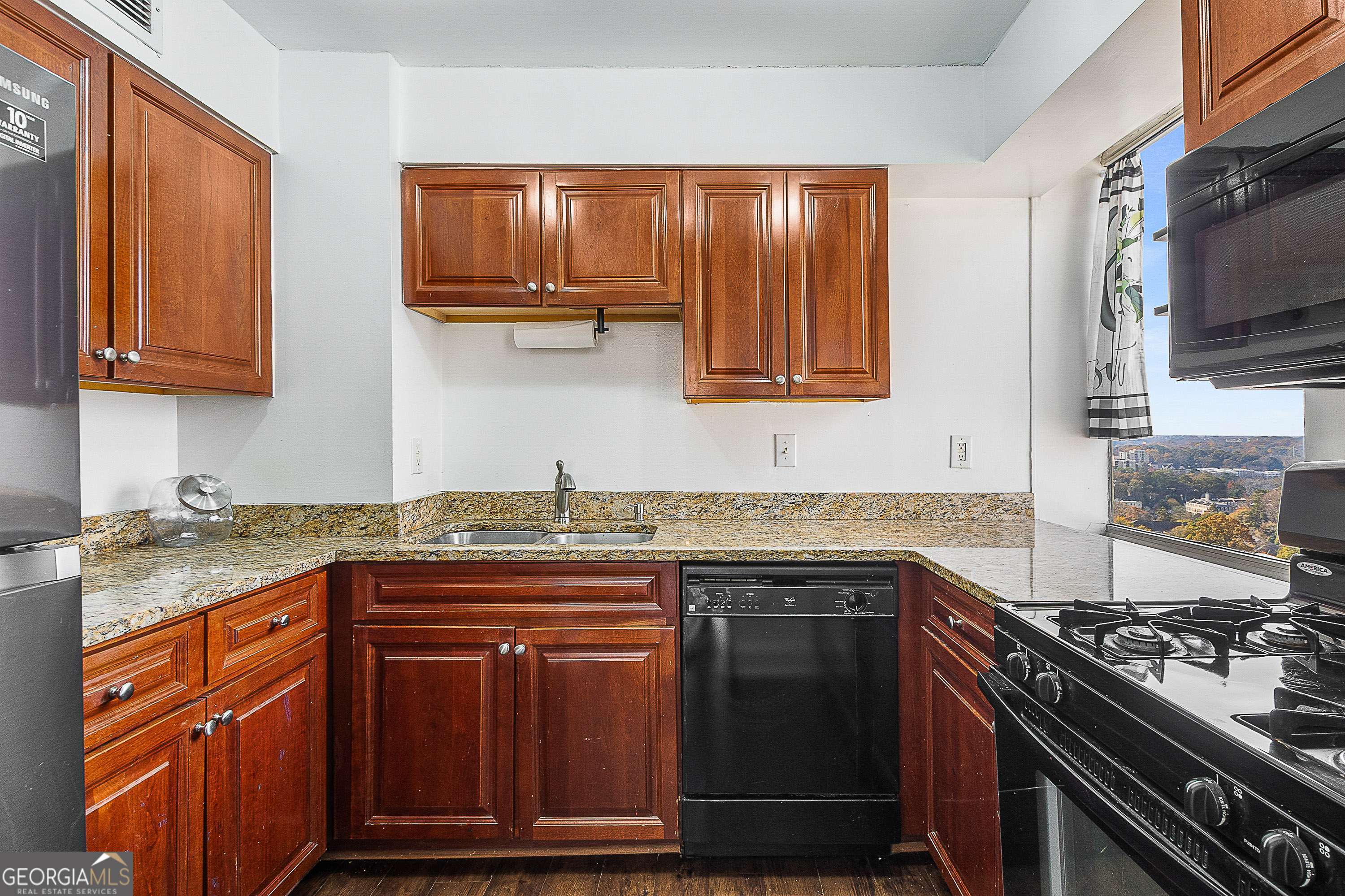 2479 Peachtree Road NE Atlanta GA 30305