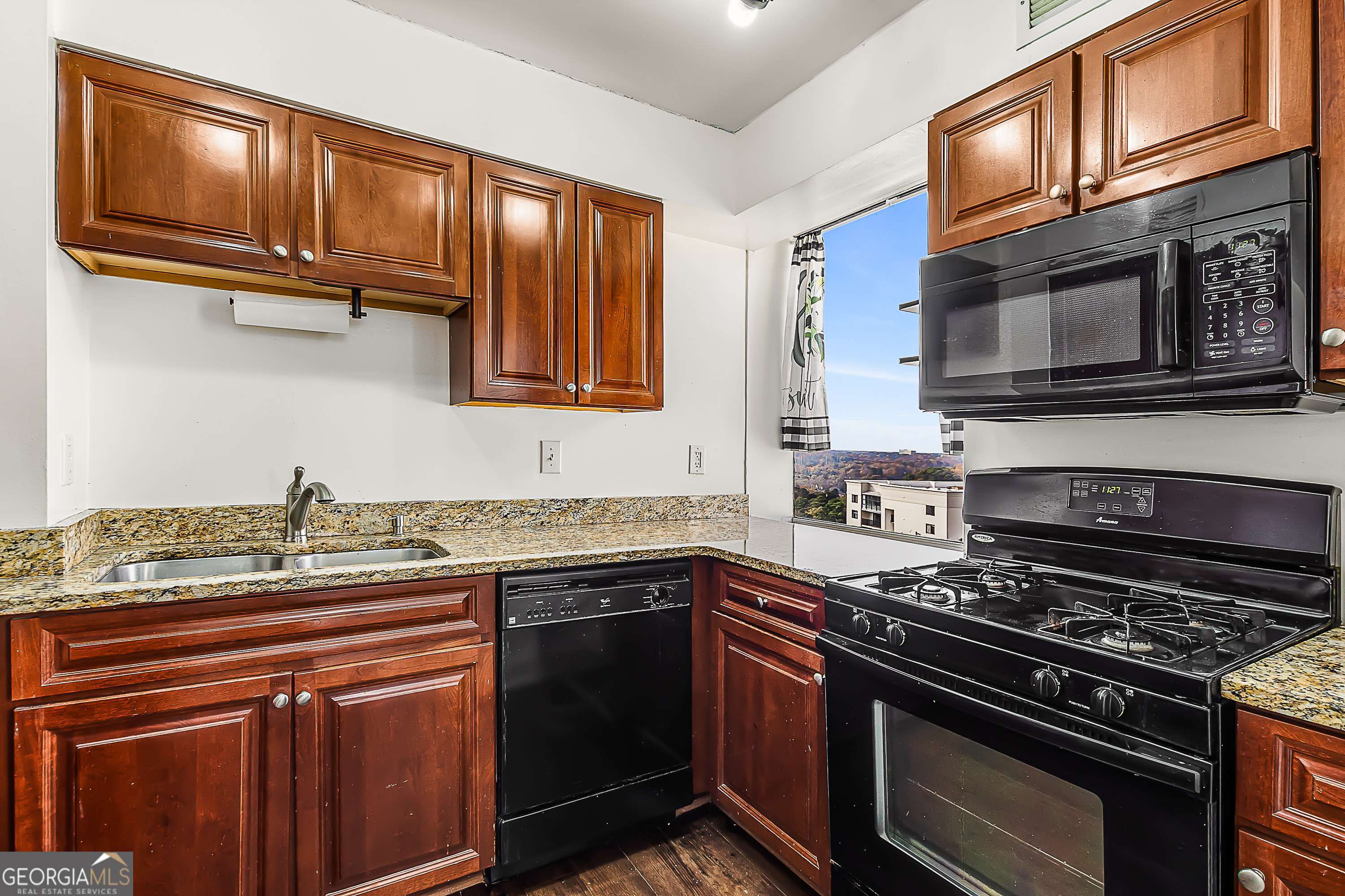 2479 Peachtree Road NE Atlanta GA 30305
