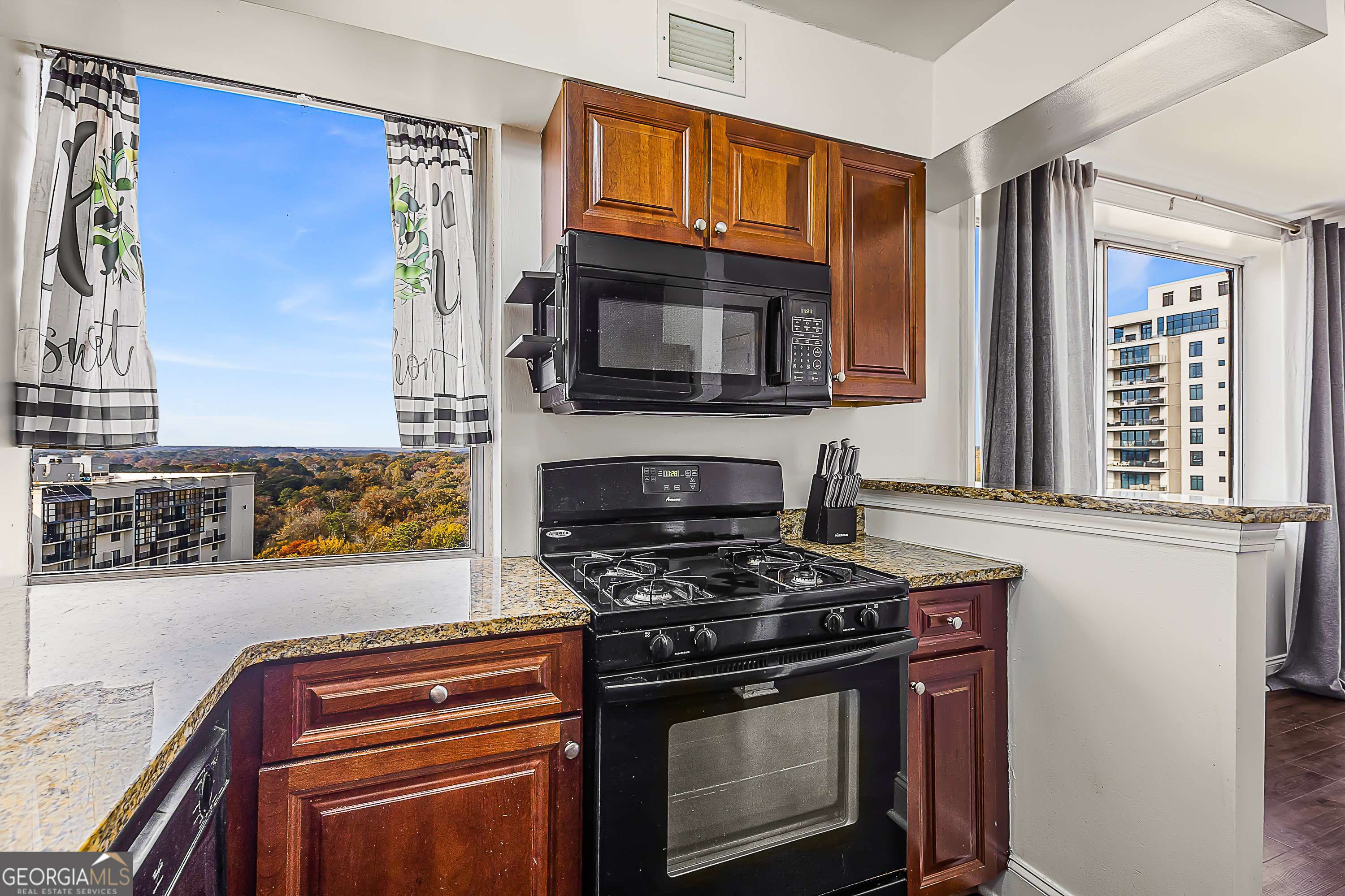 2479 Peachtree Road NE Atlanta GA 30305