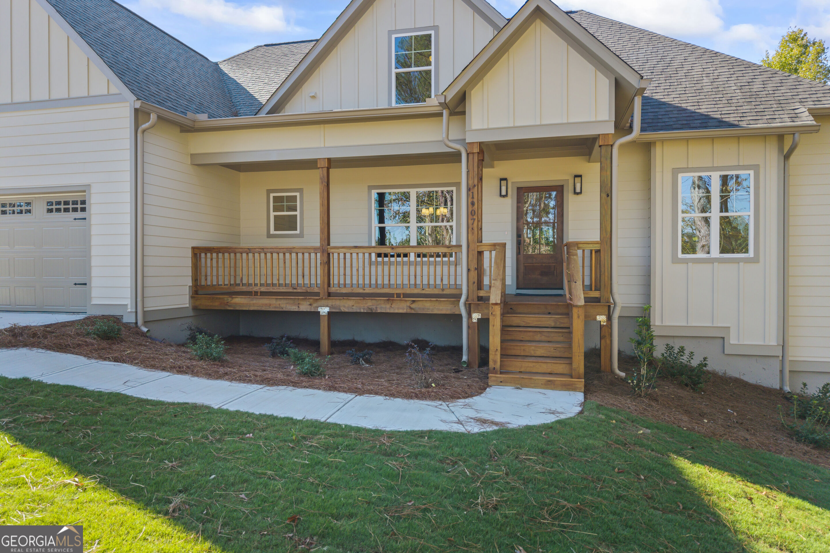 1907 Hoods Mill Road Commerce GA 30529