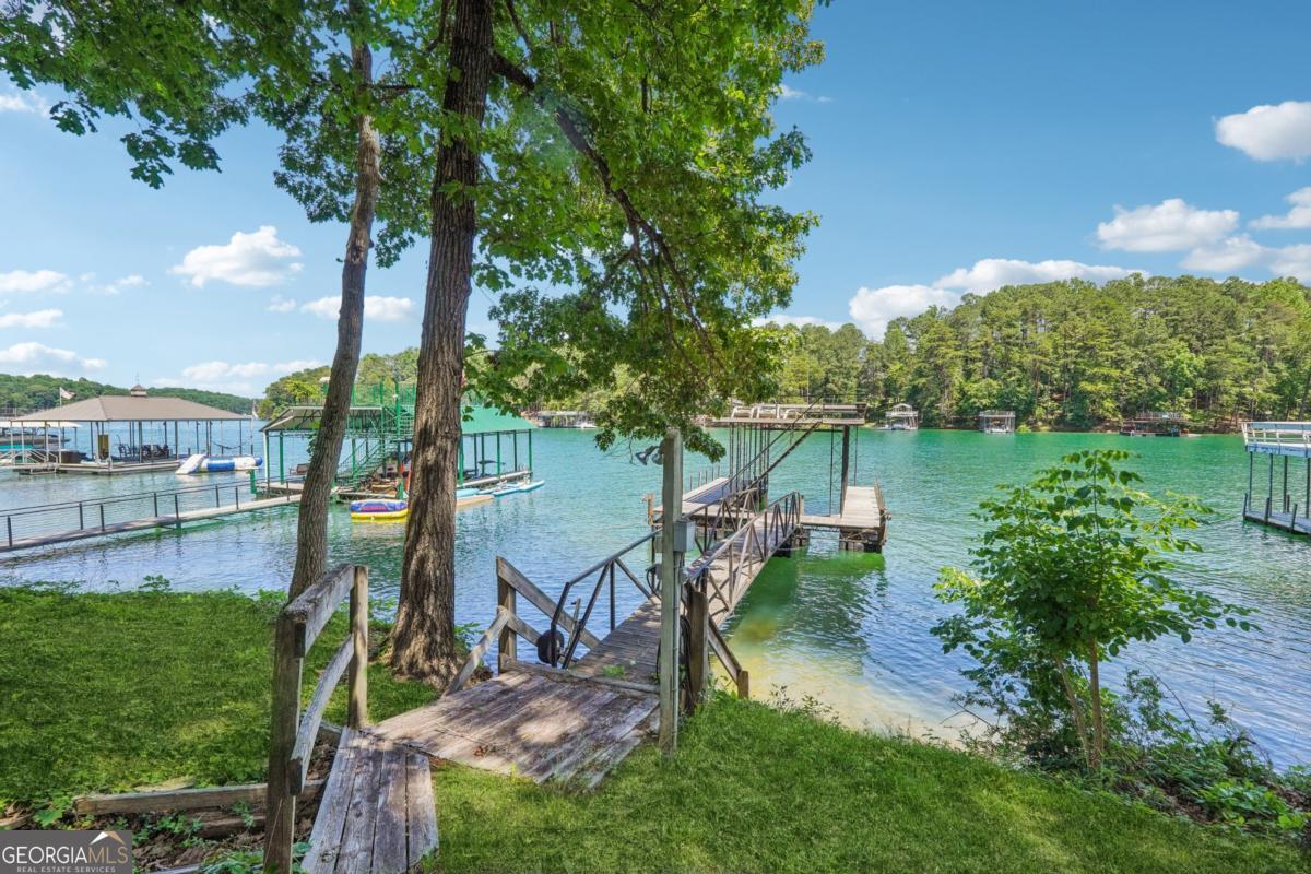 6337 Lakeview Drive Buford GA 30518