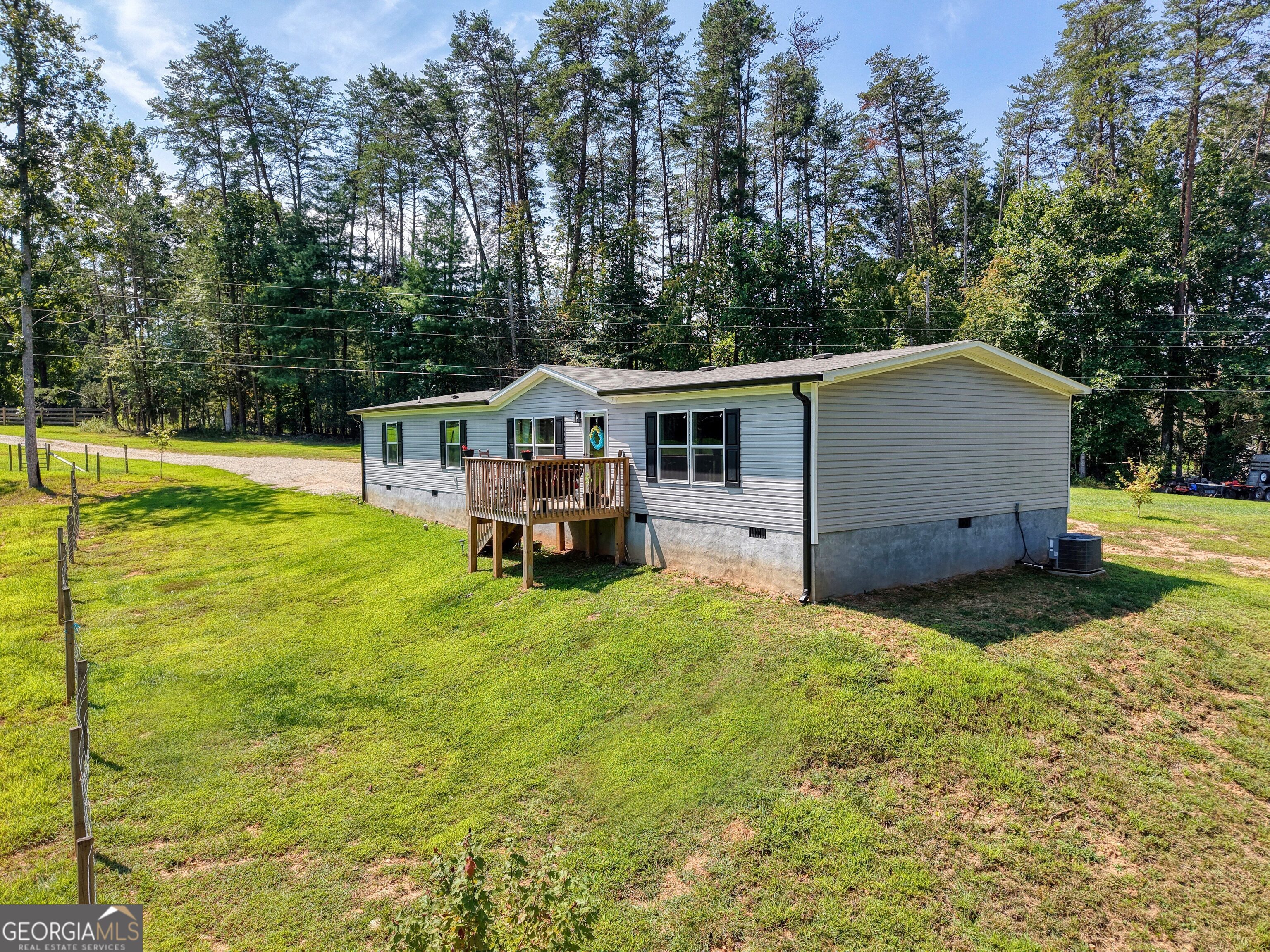 9656 Phillips Road Young Harris GA 30582