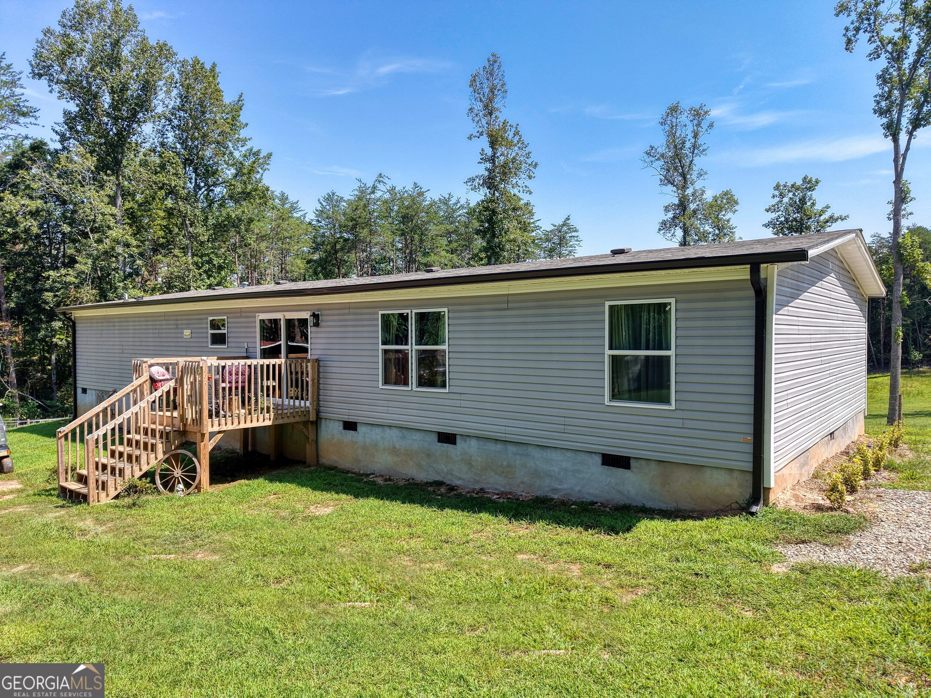 9656 Phillips Road Young Harris GA 30582