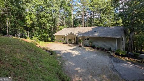 5302 Summer Wood Lane Young Harris GA 30582