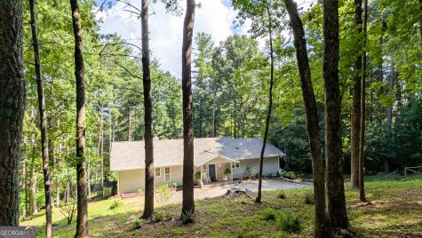 5302 Summer Wood Lane Young Harris GA 30582