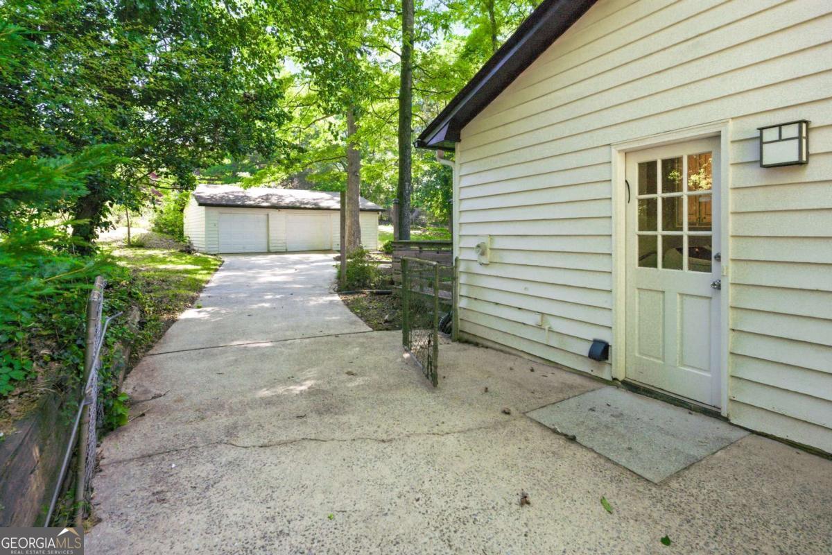 1747 Country Park Way Lawrenceville GA 30043