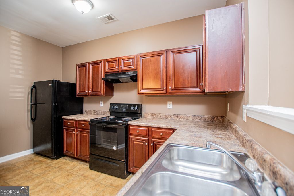 2258 Bigwood Trail Atlanta GA 30349