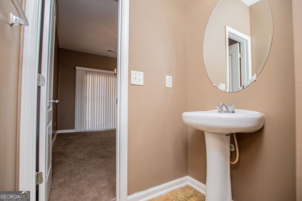 2258 Bigwood Trail Atlanta GA 30349