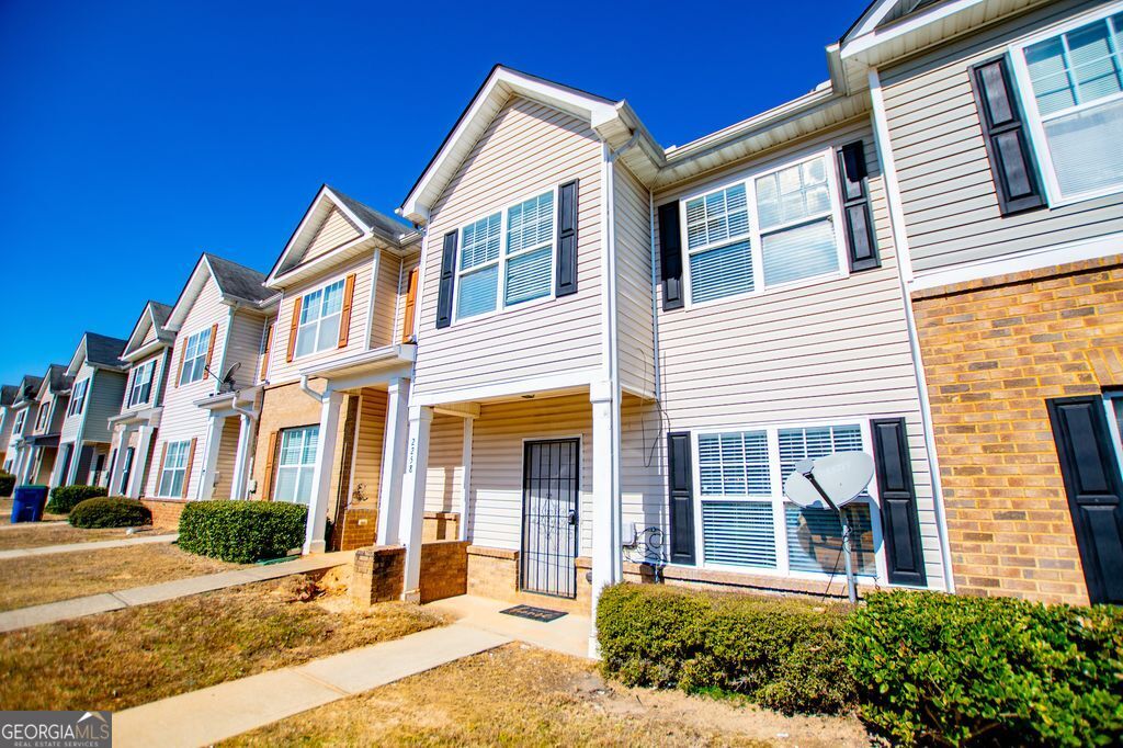2258 Bigwood Trail Atlanta GA 30349