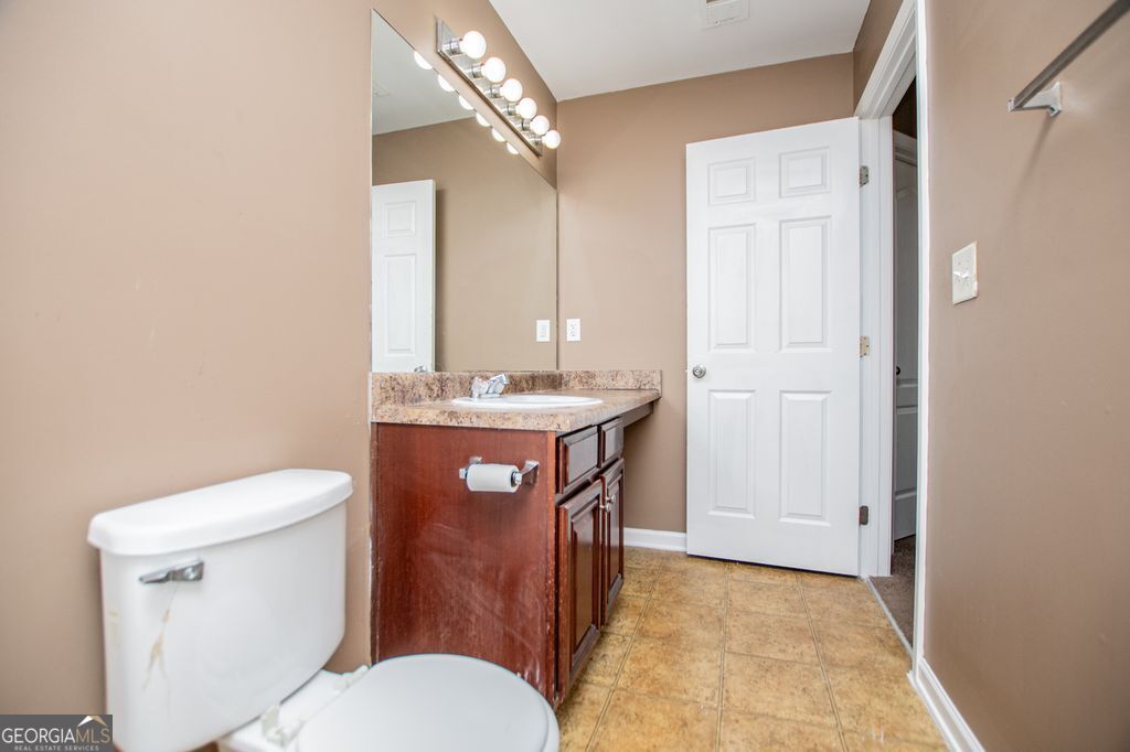 2258 Bigwood Trail Atlanta GA 30349