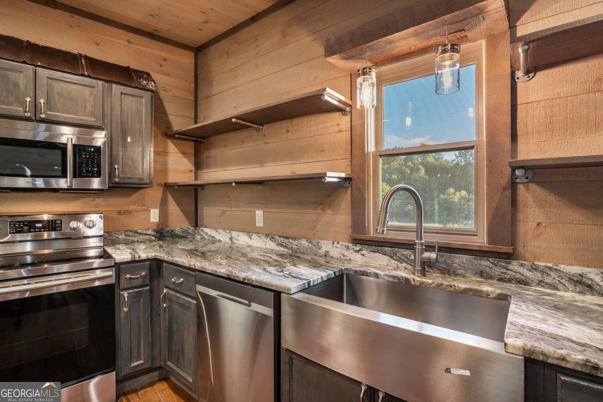 2637 River Road Mineral Bluff GA 30559