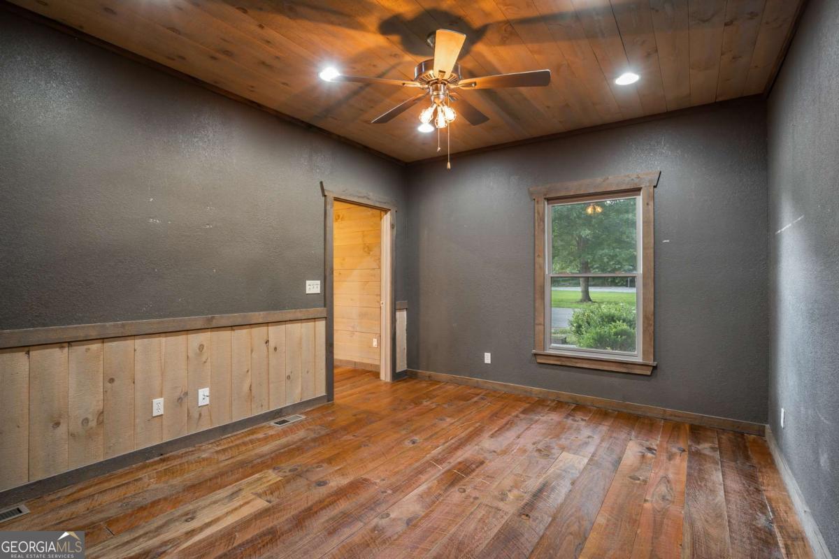 2637 River Road Mineral Bluff GA 30559