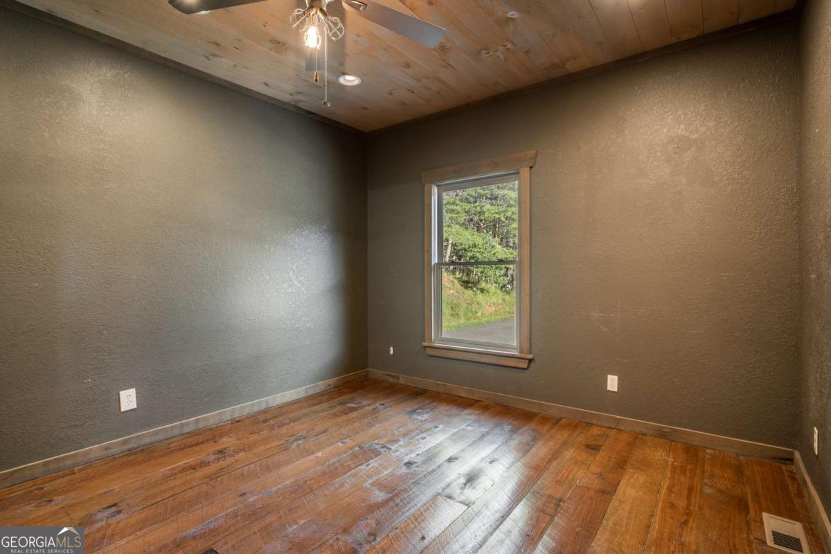 2637 River Road Mineral Bluff GA 30559