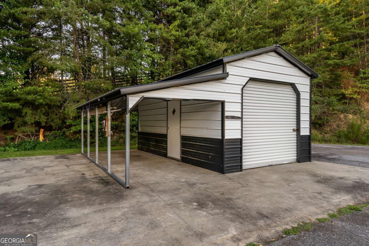 2637 River Road Mineral Bluff GA 30559