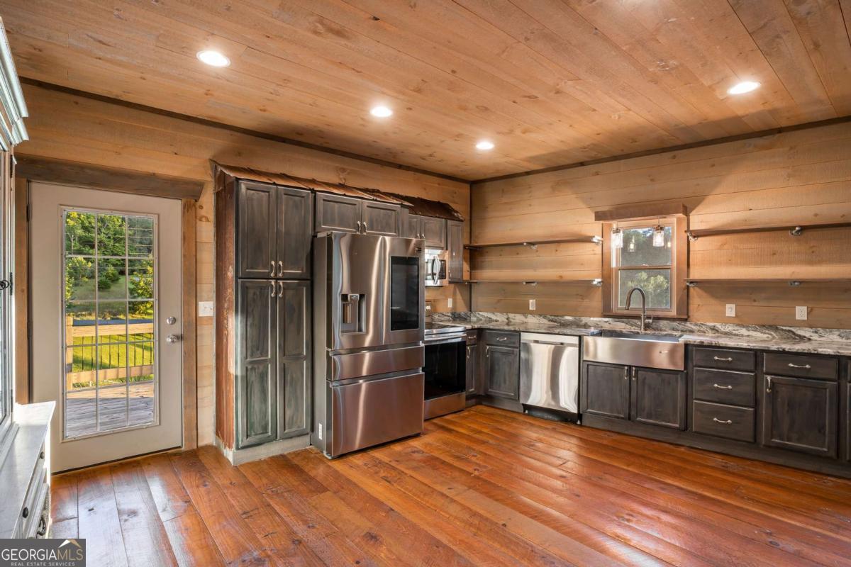 2637 River Road Mineral Bluff GA 30559