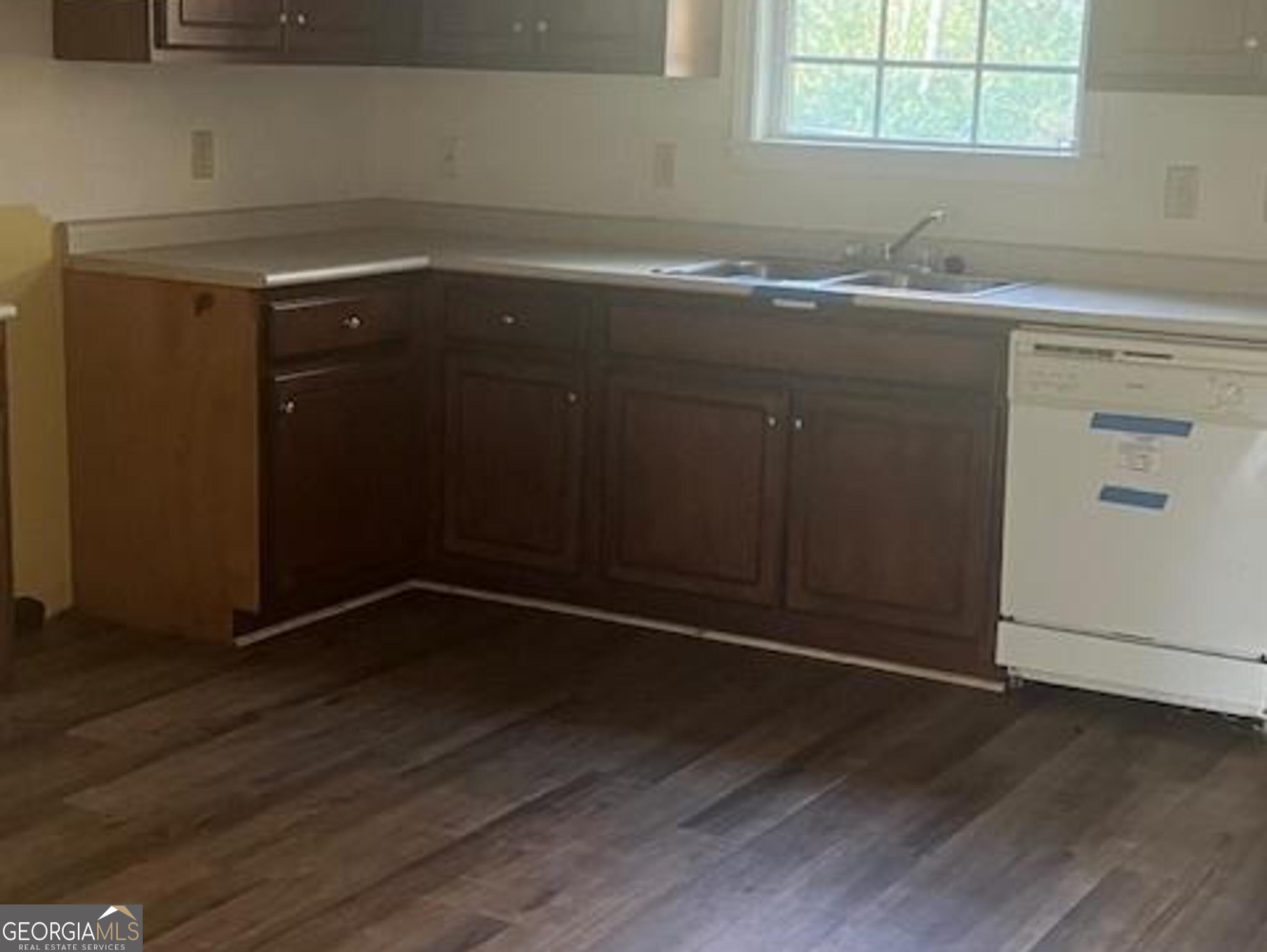 562 Maurice Drive Swainsboro GA 30401
