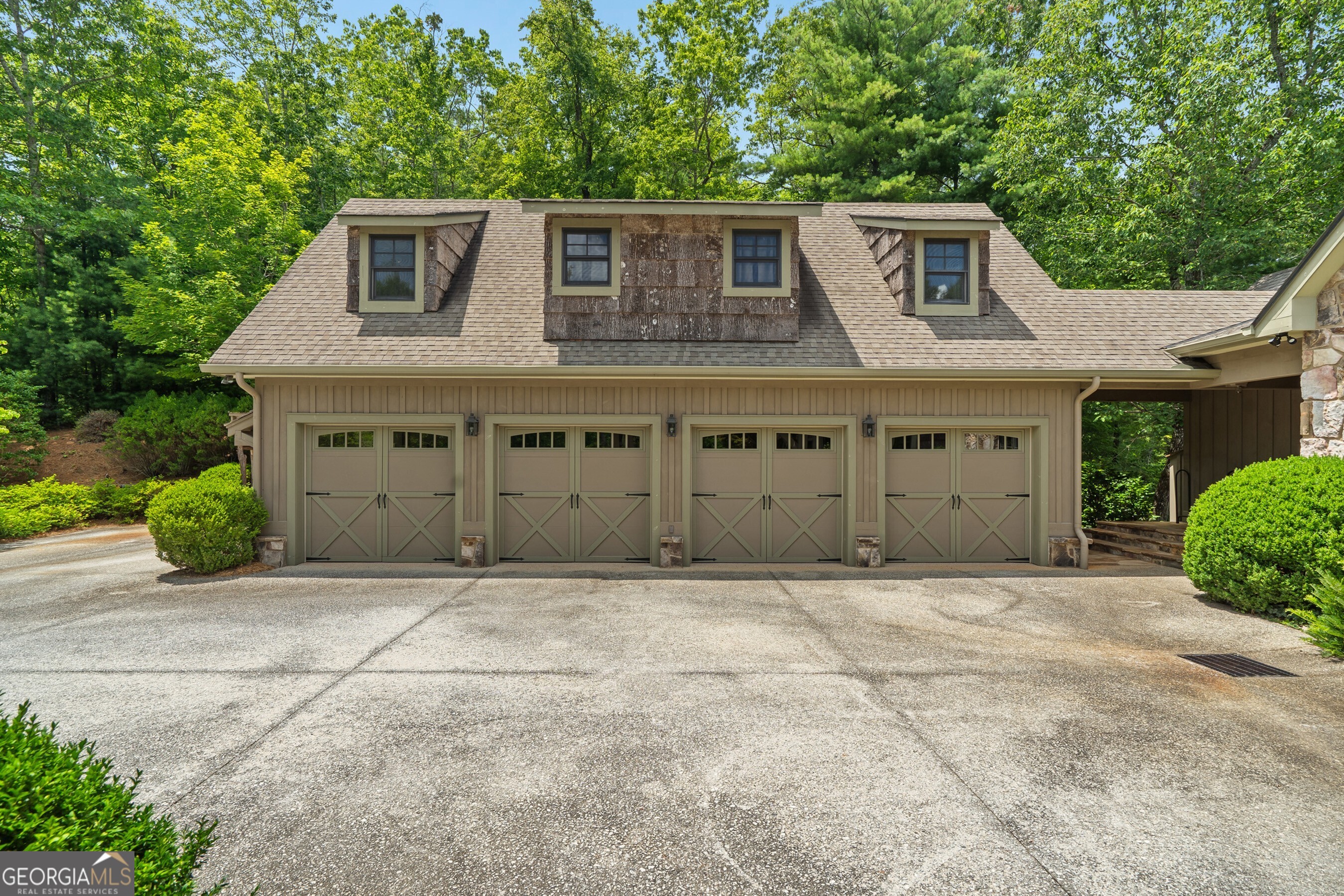 518 Grizzly Ridge Road Lakemont GA 30552