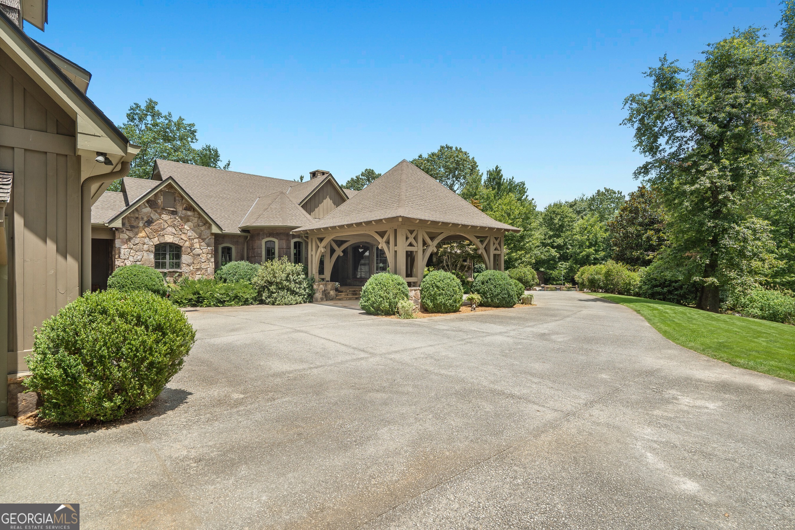 518 Grizzly Ridge Road Lakemont GA 30552