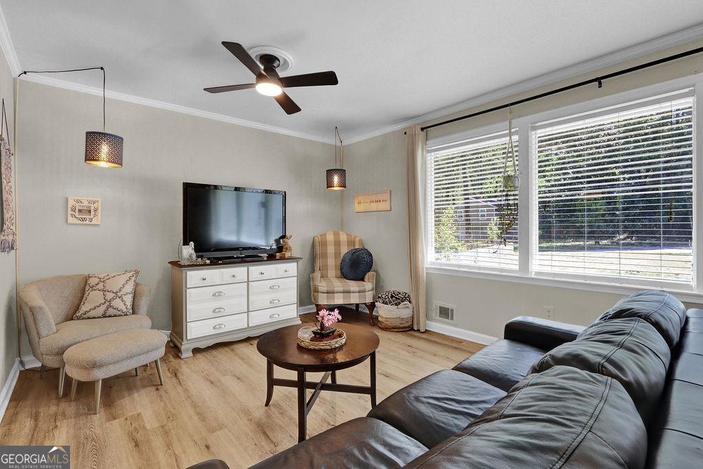 557 Rue Montaigne Stone Mountain GA 30083