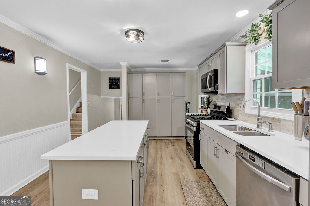 557 Rue Montaigne Stone Mountain GA 30083