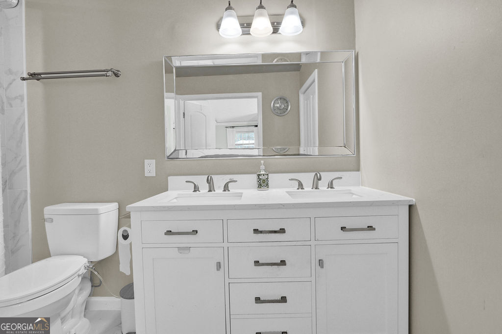 557 Rue Montaigne Stone Mountain GA 30083