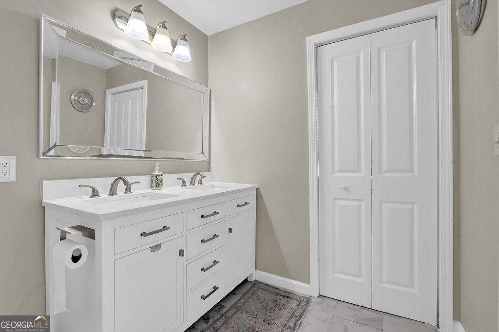 557 Rue Montaigne Stone Mountain GA 30083