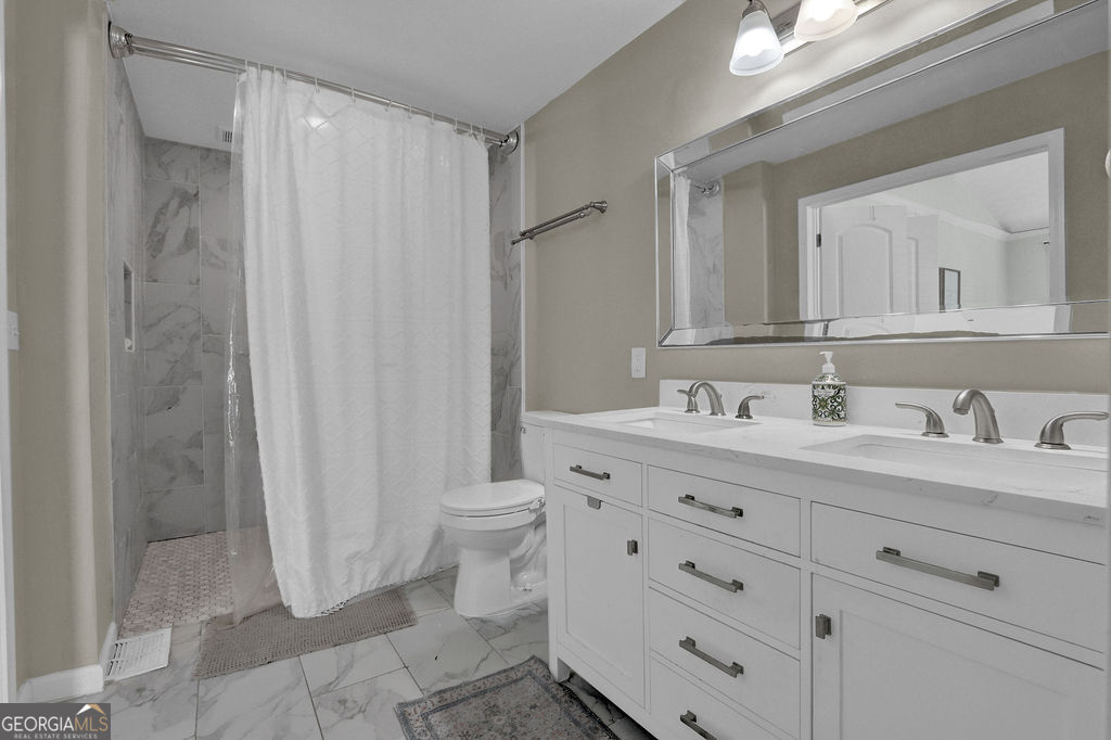 557 Rue Montaigne Stone Mountain GA 30083