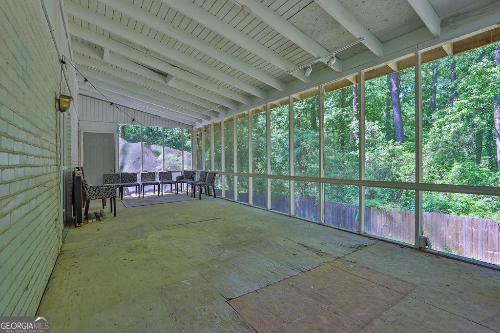 557 Rue Montaigne Stone Mountain GA 30083