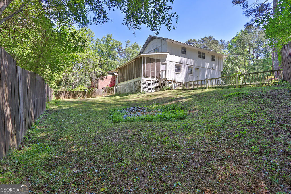 557 Rue Montaigne Stone Mountain GA 30083