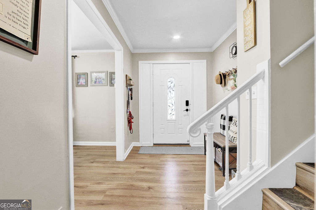 557 Rue Montaigne Stone Mountain GA 30083